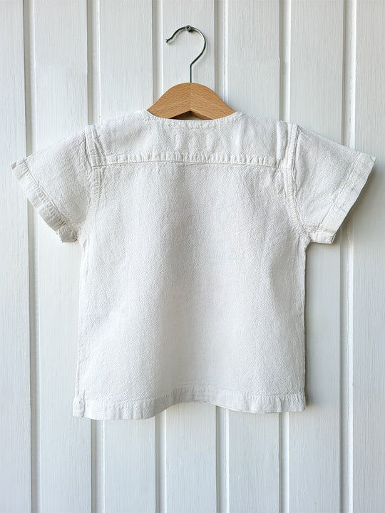 Dala white T-shirt made of natural cotton, with beautifully embroidered symbolic horse | Pojken och flickan tröja